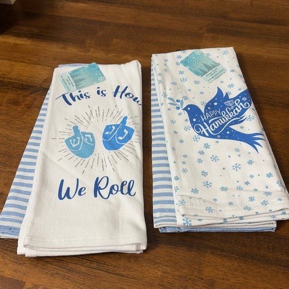 NWT HANUKKAH THIS IS HOW WE ROLL W/DREIDEL & HAPPY HANUKKAH SET/2 KITCHEN TOWELS - Picture 1 of 8